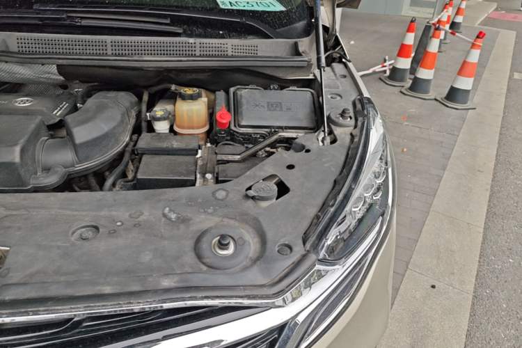 Used Buick GL8 2020 ES Land Cruiser 653T Luxury Edition Engine Bay Left