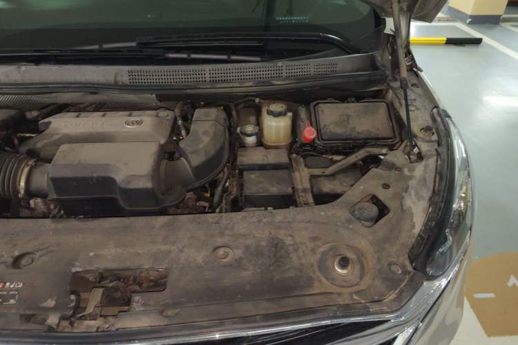 Used Buick GL8 2020 ES Land Cruiser 653T Comfort Edition Engine Bay Left