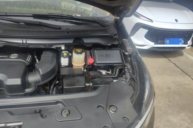 Used Buick GL8 2020 Land Business Class 652T Luxury Model Engine Bay Left