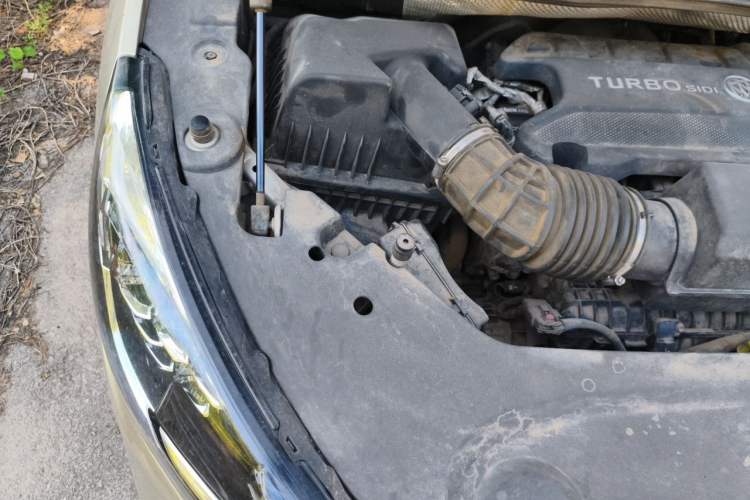 Used Buick GL8 2020 ES Land Cruiser 653T Comfort Edition Engine Bay Right