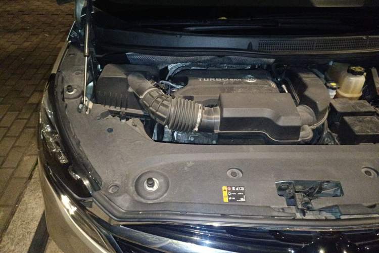 Used Buick GL8 2020 ES Land Cruiser 653T Luxury Edition Engine Bay Right