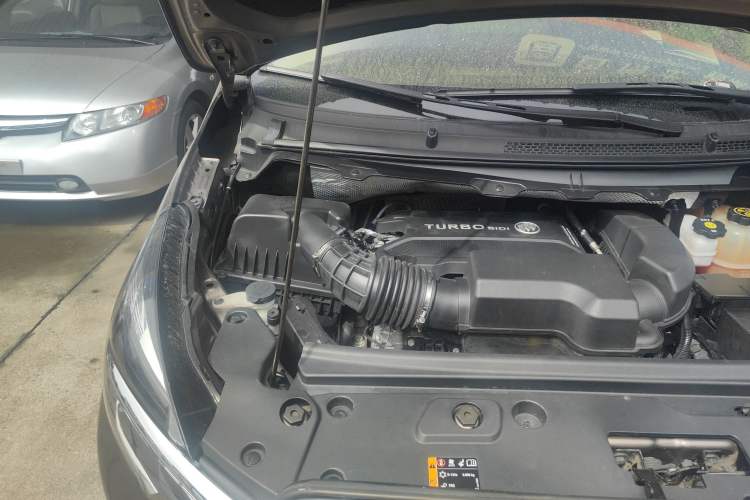 Used Buick GL8 2020 Land Business Class 652T Luxury Model Engine Bay Right