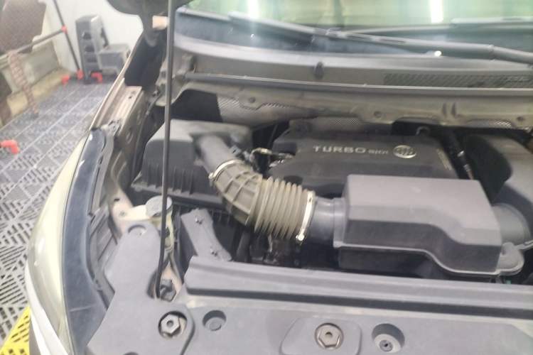 Used Buick GL8 2020 Land Cruiser Executive Class 652T Comfort Model Engine Bay Right