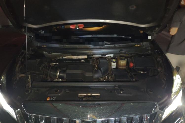 Used Buick GL8 2020 Land Business Class 652T Luxury Model Engine Bay