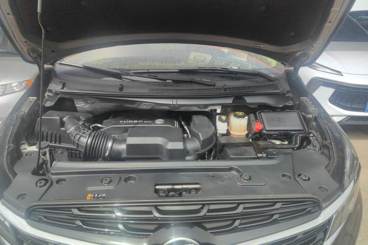 Used Buick GL8 2020 Land Business Class 652T Luxury Model Engine Bay