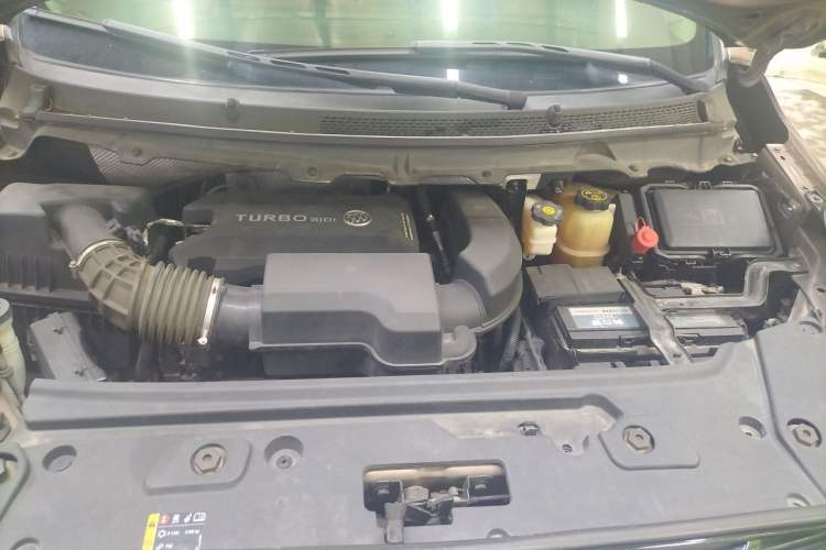 Used Buick GL8 2020 Land Cruiser Executive Class 652T Comfort Model Engine Bay