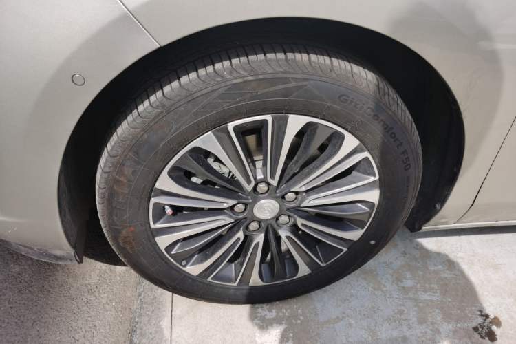 Used Buick GL8 2020 ES Land Cruiser 653T Luxury Model Exterior 4