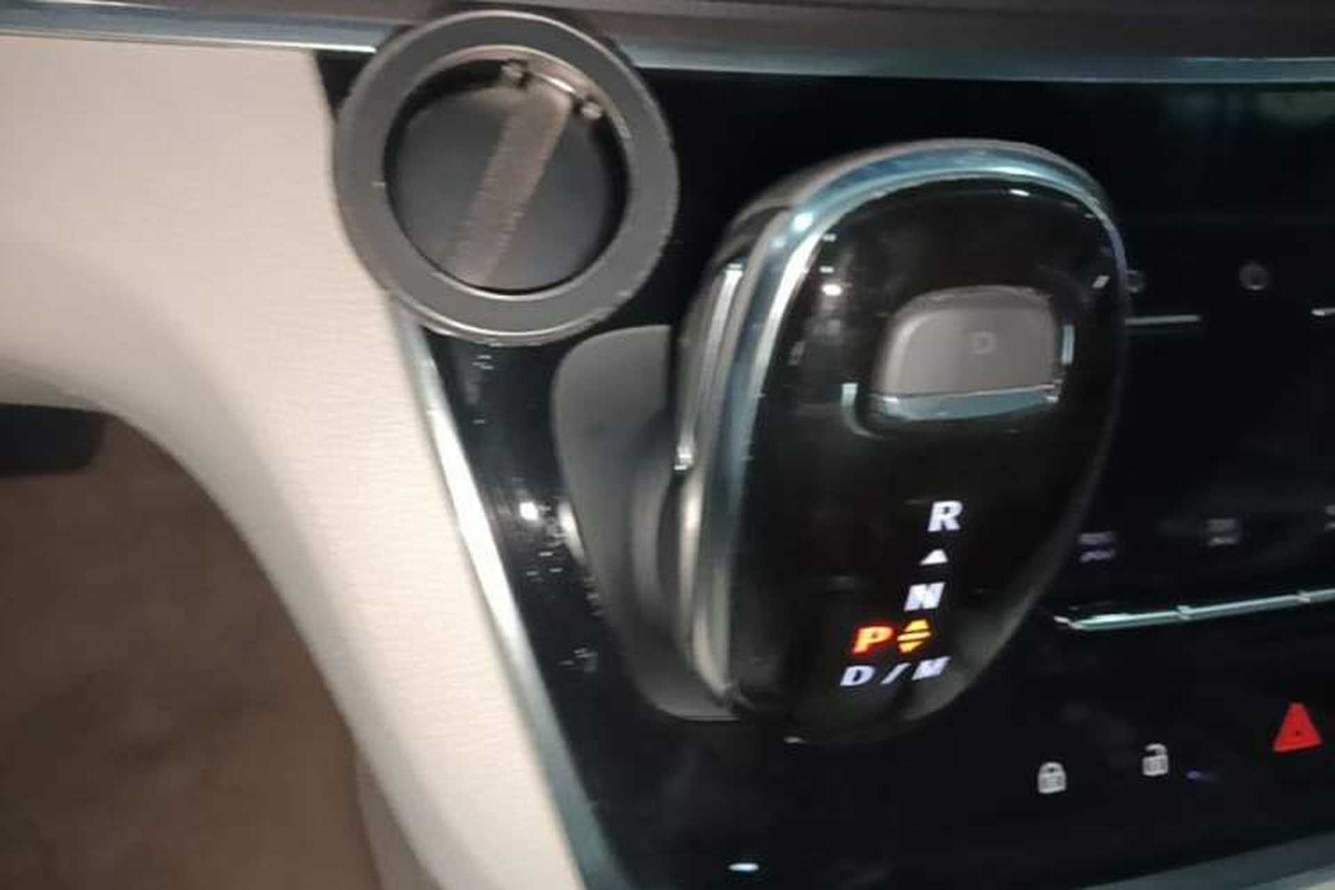 Used Buick GL8 2020 Land Cruiser Executive 652T Luxury Edition with Welfare Features Gear Lever