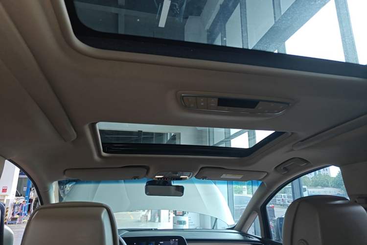 Used Buick GL8 2020 ES Land Cruiser 653T Luxury Model Headliner