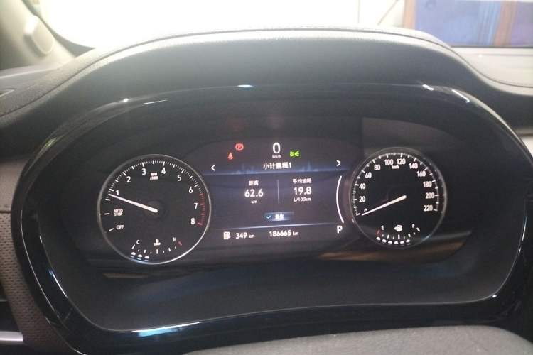 Used Buick GL8 2020 Land Cruiser Executive Class 652T Comfort Model Instrument Cluster