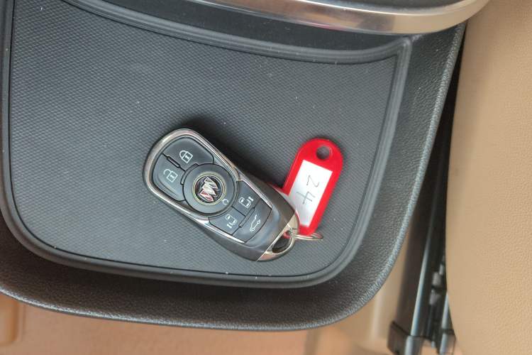 Used Buick GL8 2020 ES Land Cruiser 653T Luxury Model Interior 1