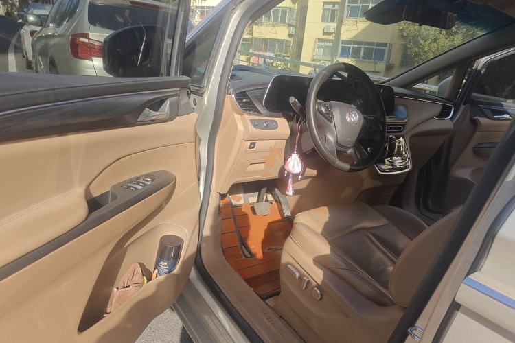 Used Buick GL8 2020 ES Land Cruiser 653T Luxury Model Interior 3