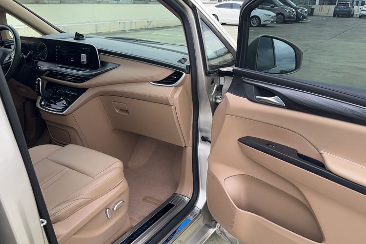 Used Buick GL8 2020 ES Land Cruiser 653T Smart Flagship Model Interior 3
