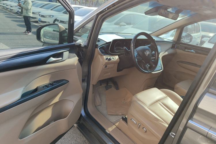 Used Buick GL8 2020 ES Land Cruiser 653T Luxury Model Interior 3