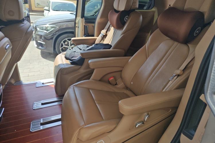 Used Buick GL8 2020 ES Land Cruiser 653T Luxury Model Interior 4