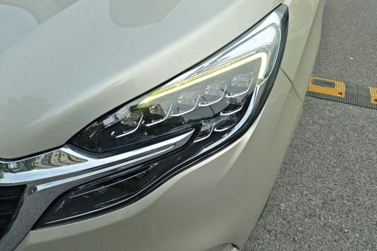 Used Buick GL8 2020 ES Land Cruiser 653T Comfort Edition Left Front Headlight