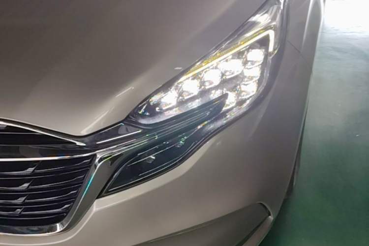 Used Buick GL8 2020 ES Land Cruiser 653T Comfort Edition Left Front Headlight