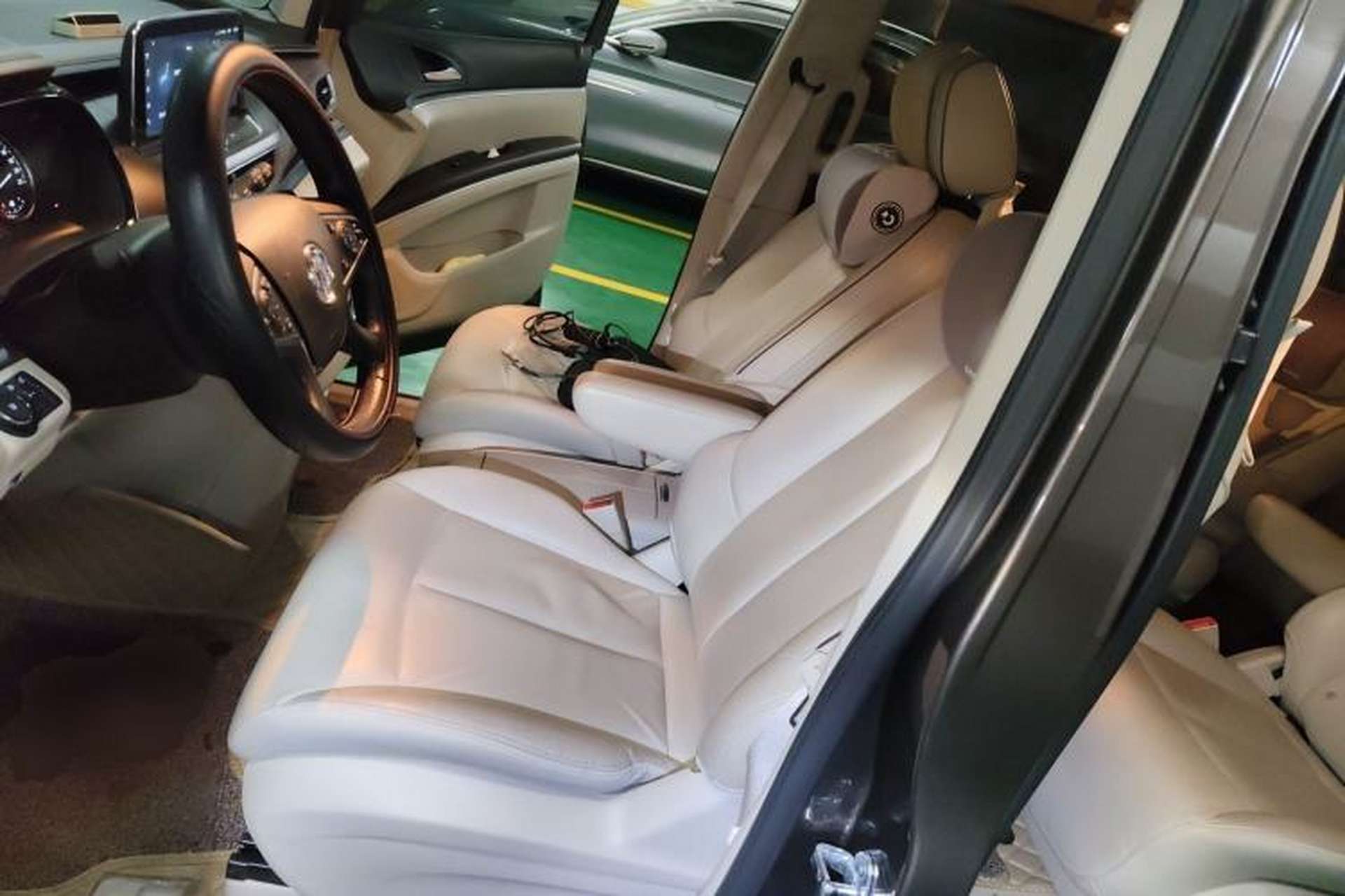 Used Buick GL8 2020 Land Business Class 652T Luxury Model Left Front Seat