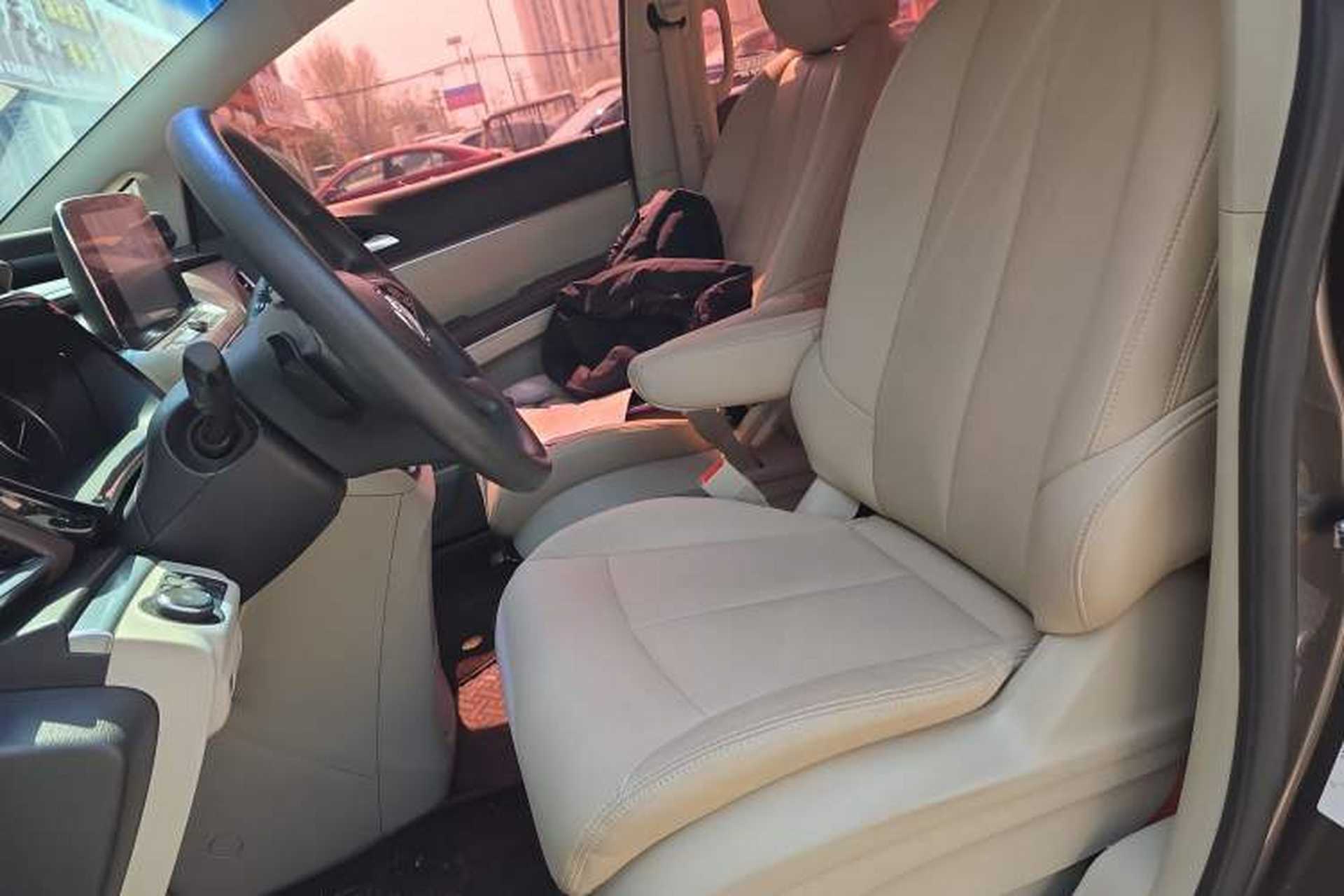 Used Buick GL8 2020 Land Cruiser Executive Class 652T Comfort Model Left Front Seat