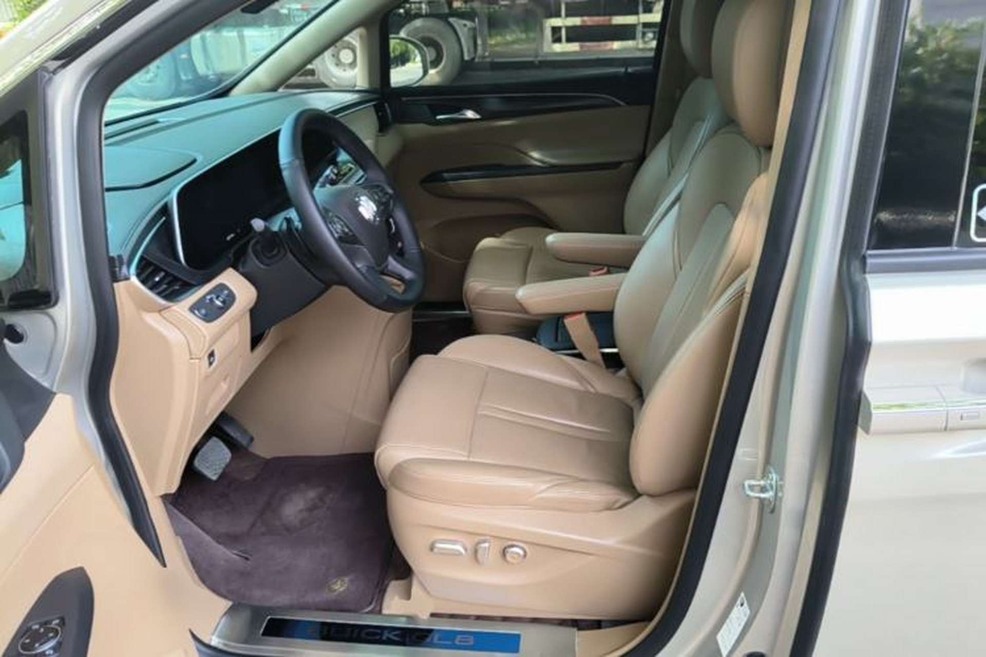 Used Buick GL8 2020 ES Land Cruiser 653T Luxury Model Left Front Seat