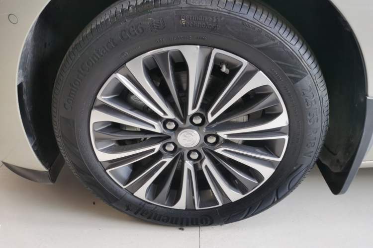 Used Buick GL8 2020 ES Land Cruiser 653T Luxury Model Left Front Wheel Hub