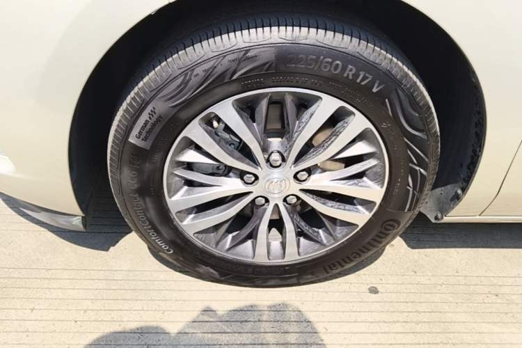 Used Buick GL8 2020 ES Land Cruiser 653T Comfort Edition Left Front Wheel Hub