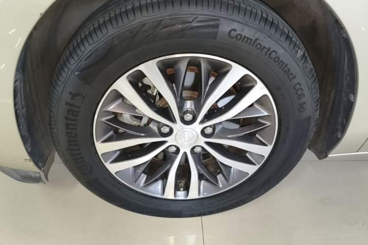 Used Buick GL8 2020 ES Land Cruiser 653T Comfort Edition Left Front Wheel Hub