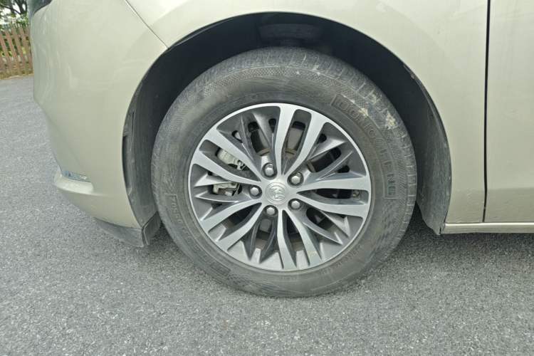 Used Buick GL8 2020 ES Land Cruiser 653T Comfort Edition Left Front Wheel Hub