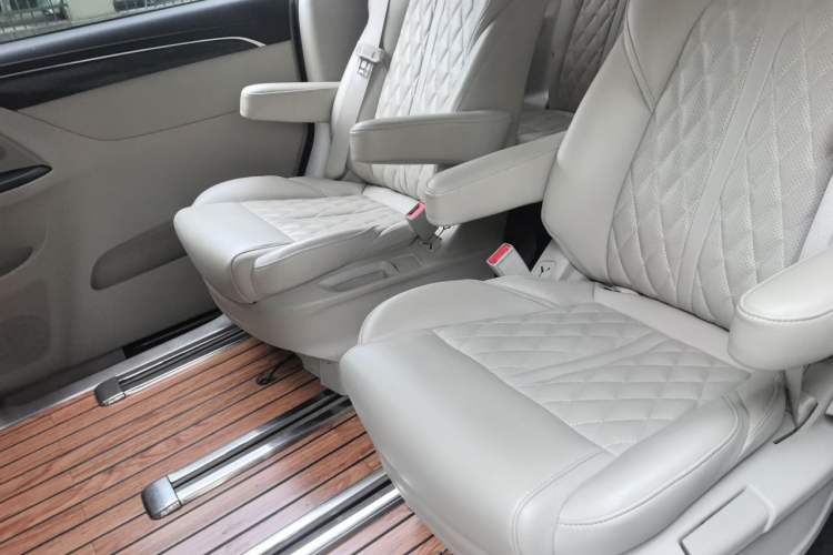 Used Buick GL8 2020 ES Land Cruiser 653T Comfort Edition Left Rear Seat