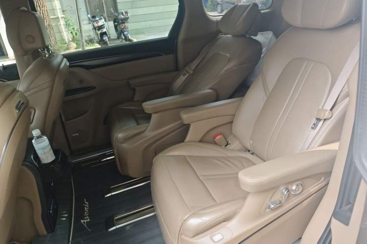 Used Buick GL8 2020 ES Land Cruiser 653T Flagship Model Left Rear Seat