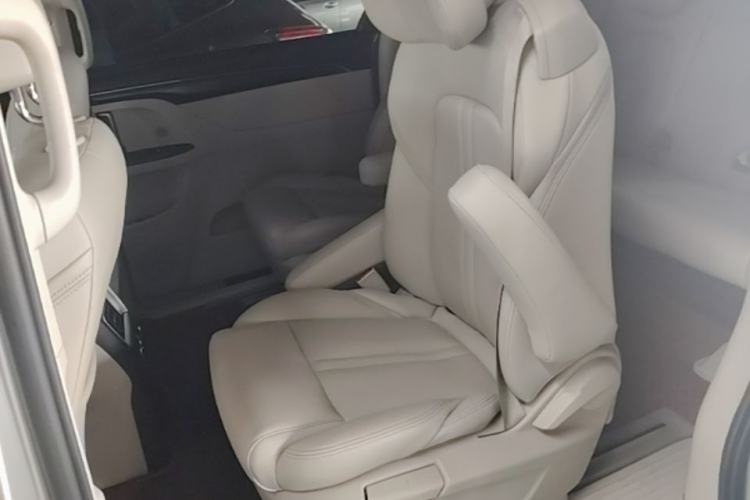 Used Buick GL8 2020 ES Land Cruiser 653T Comfort Edition Left Rear Seat