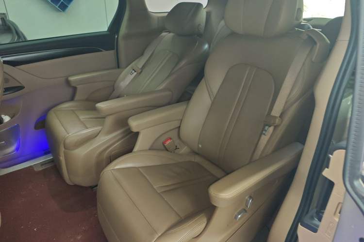 Used Buick GL8 2020 ES Land Cruiser 653T Luxury Model Left Rear Seat