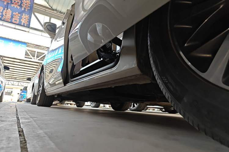 Used Buick GL8 2020 ES Land Cruiser 653T Comfort Edition Left Side Sill