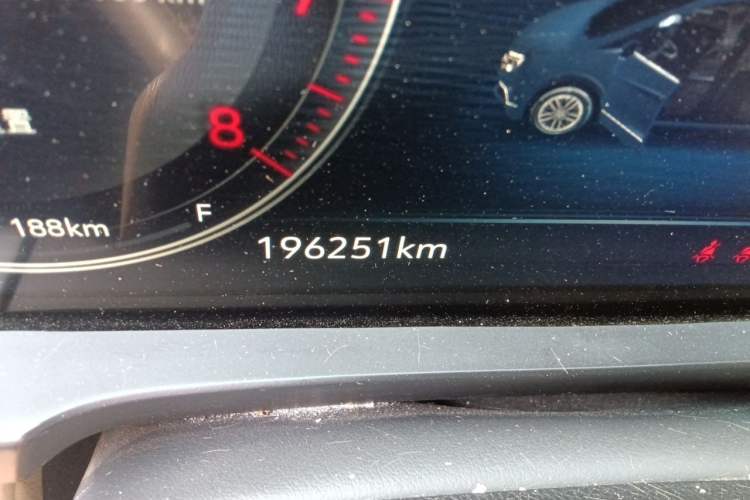 Used Buick GL8 2020 ES Land Cruiser 653T Luxury Edition Odometer Close Up