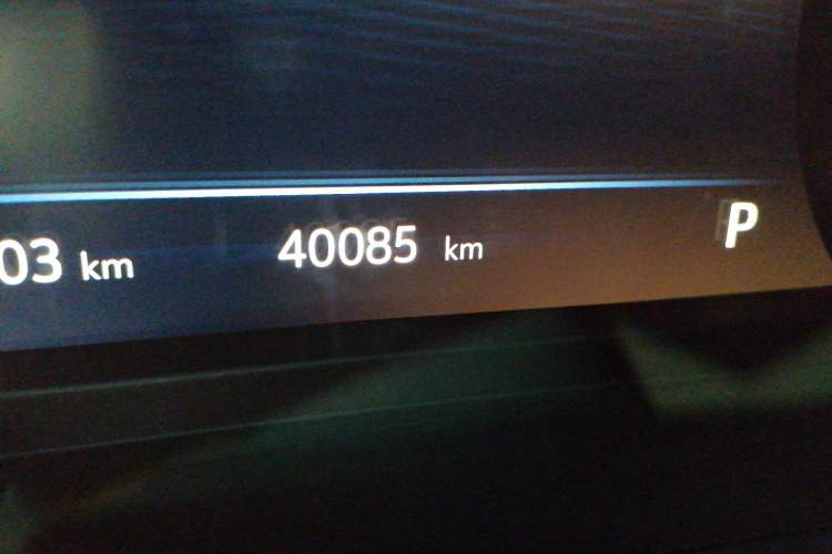 Used Buick GL8 2020 Land Business Class 652T Luxury Model Odometer Close Up