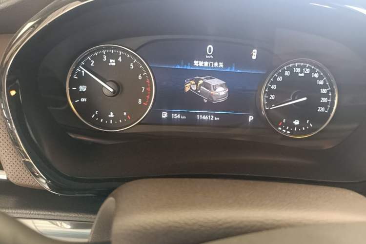 Used Buick GL8 2020 Land Business Class 652T Luxury Model Odometer Close Up