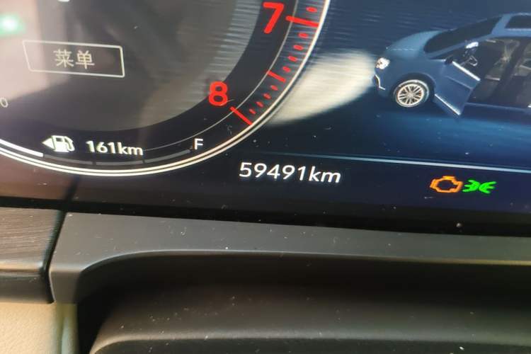 Used Buick GL8 2020 ES Land Cruiser 653T Comfort Edition Odometer Close Up