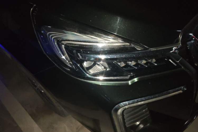 Used Buick GL8 2020 Land Business Class 652T Luxury Model Right Front Headlight