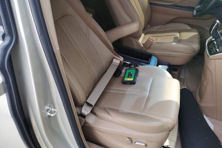 Used Buick GL8 2020 ES Land Cruiser 653T Luxury Model Right Front Seat