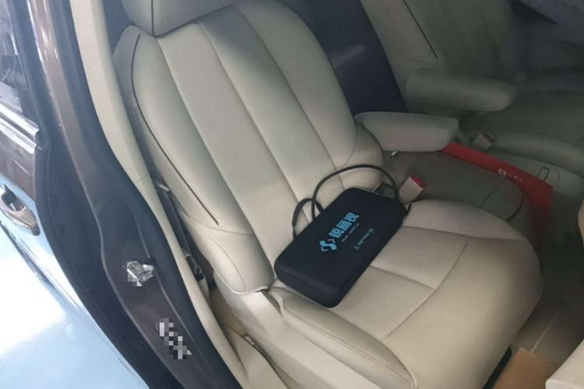 Used Buick GL8 2020 Land Cruiser Executive 652T Luxury Edition with Welfare Features Right Front Seat