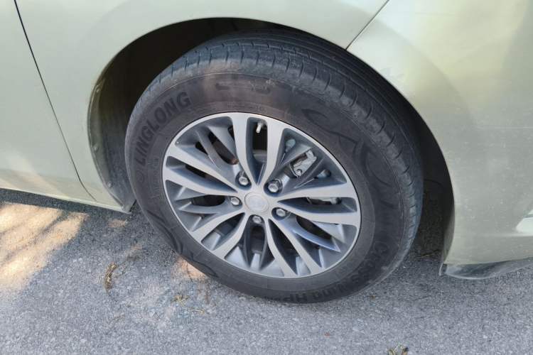 Used Buick GL8 2020 ES Land Cruiser 653T Comfort Edition Right Front Wheel Hub