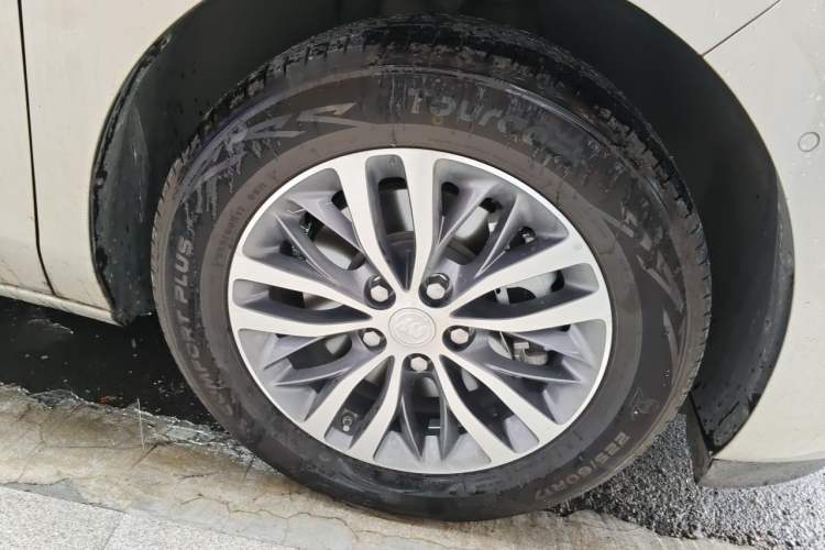 Used Buick GL8 2020 ES Land Cruiser 653T Luxury Edition Right Front Wheel Hub