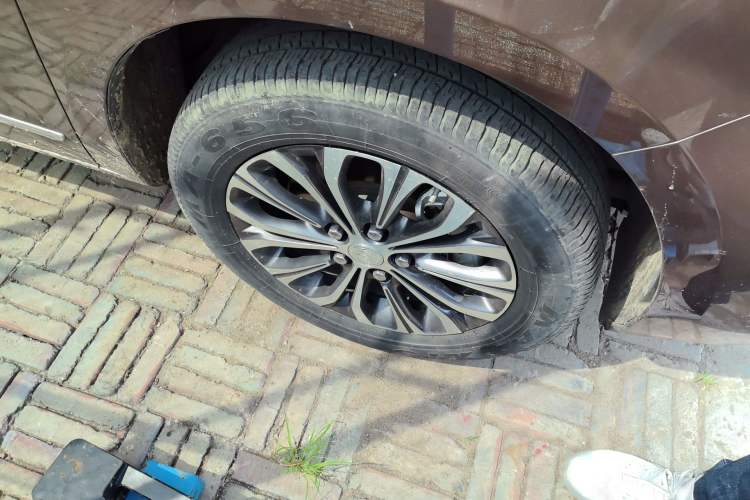 Used Buick GL8 2020 Land Business Class 652T Luxury Model Right Front Wheel Hub
