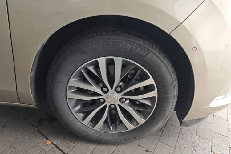 Used Buick GL8 2020 ES Land Cruiser 653T Luxury Edition Right Front Wheel Hub