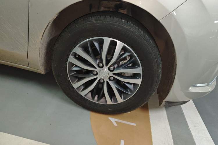 Used Buick GL8 2020 ES Land Cruiser 653T Comfort Edition Right Front Wheel Hub