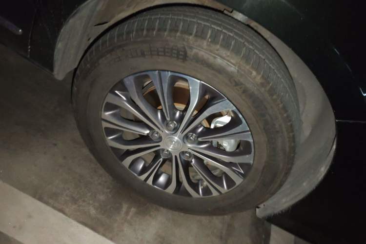 Used Buick GL8 2020 Land Business Class 652T Luxury Model Right Front Wheel Hub