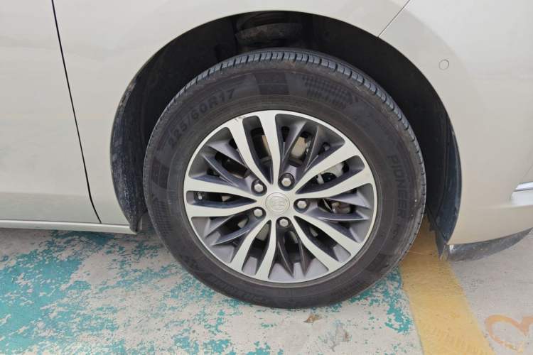 Used Buick GL8 2020 ES Land Cruiser 653T Luxury Edition Right Front Wheel Hub
