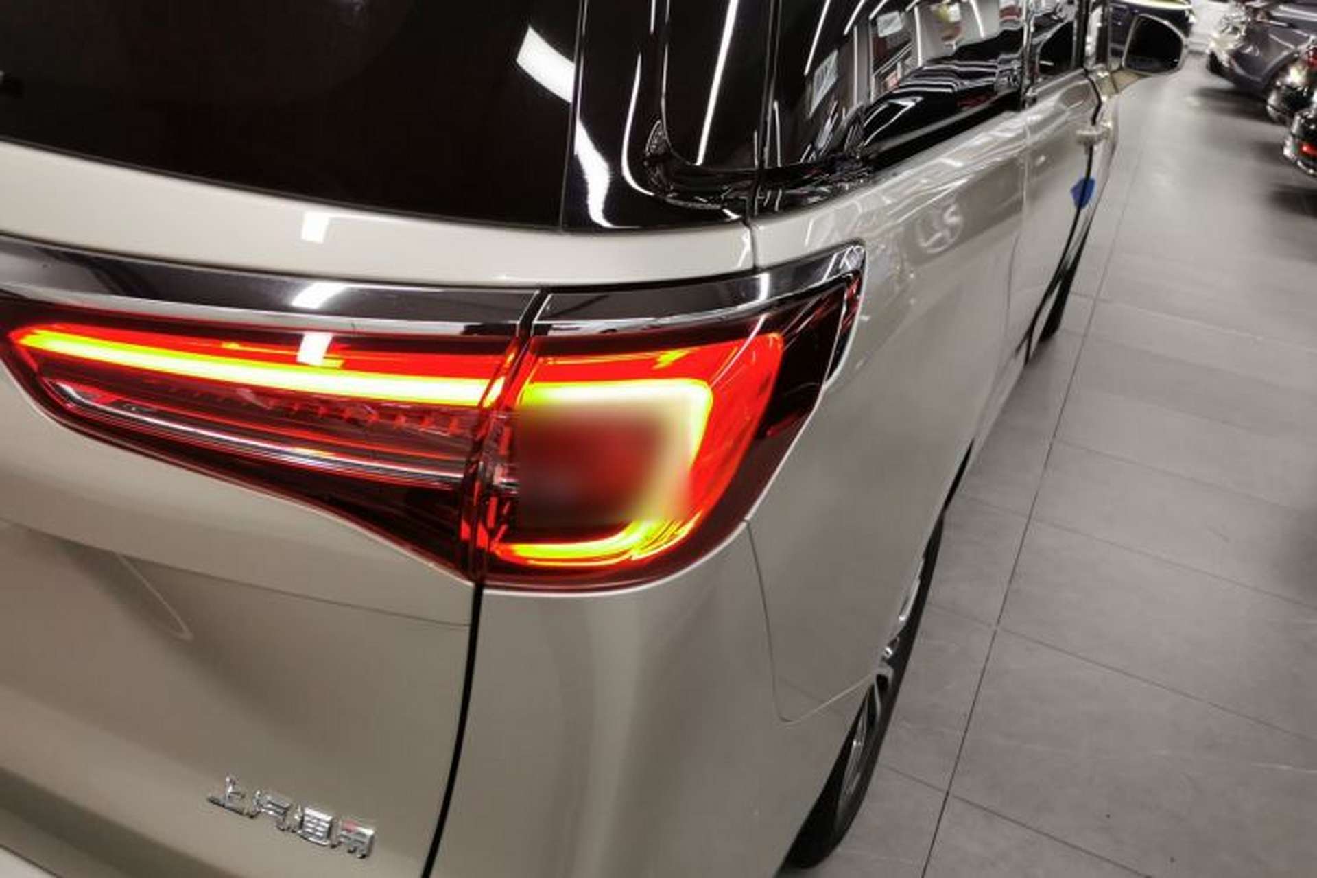 Used Buick GL8 2020 ES Land Cruiser 653T Luxury Edition Right Rear Taillight