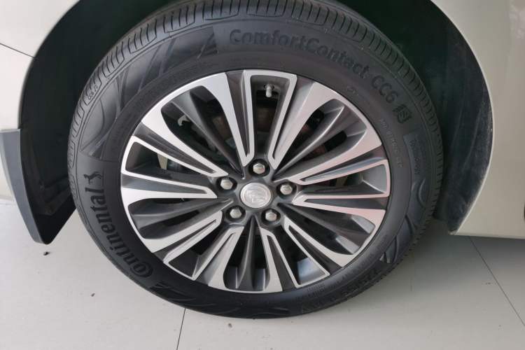 Used Buick GL8 2020 ES Land Cruiser 653T Luxury Model Right Rear Wheel Hub