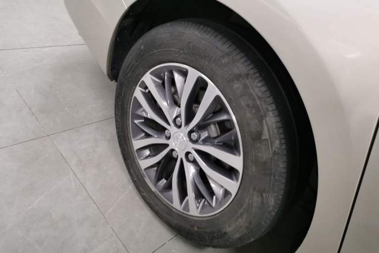 Used Buick GL8 2020 ES Land Cruiser 653T Luxury Edition Right Rear Wheel Hub